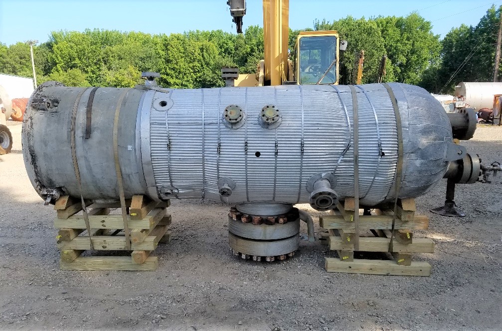 used 900 Gallon, 2100 PSI, 316L Stainless Steel High Pressure vessel. Rated 2100 PSI@ 725 Deg.F. 4' dia x 7' T/T (17'3